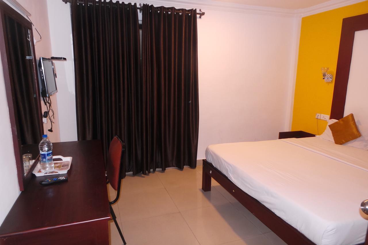 Hotel Wayanad Regency Kedavur ภายนอก รูปภาพ
