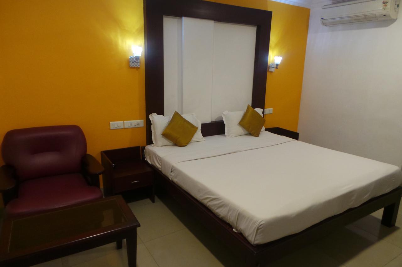 Hotel Wayanad Regency Kedavur ภายนอก รูปภาพ