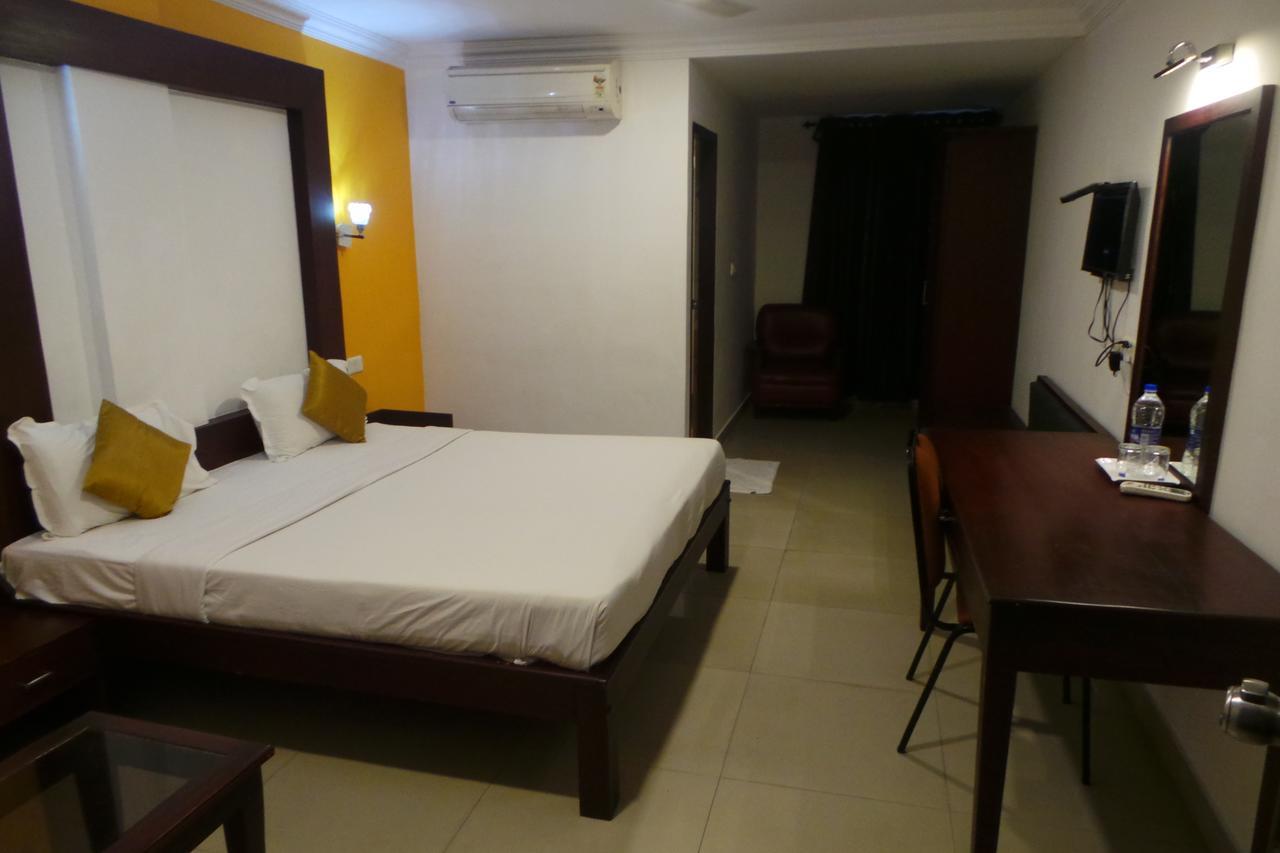 Hotel Wayanad Regency Kedavur ภายนอก รูปภาพ